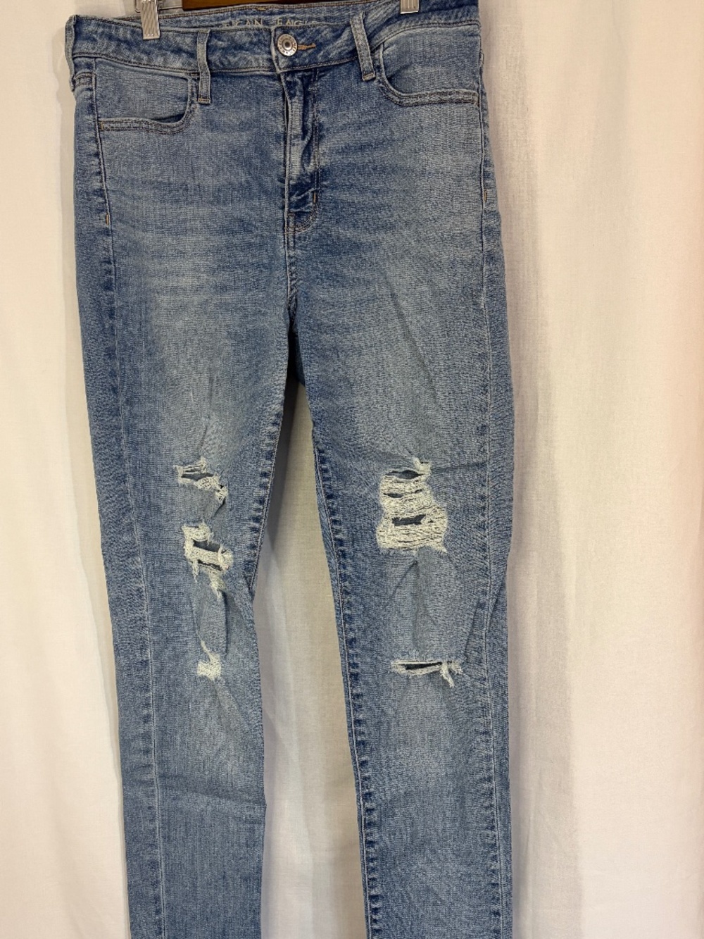 American Eagle Women's 12 Long High Rise Distressed Jegging Cropped Ripped